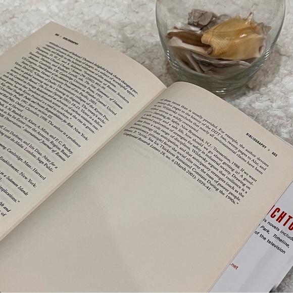 State of Fear by Michael Crichton First Edition HCDJ Novel Copyright 2004 - Picture 7 of 8